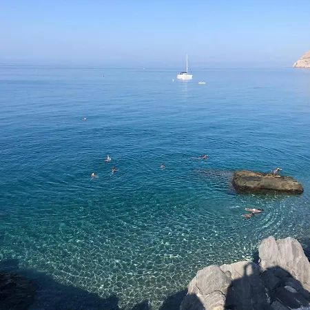 Junto Al Mar * לה הרדורה